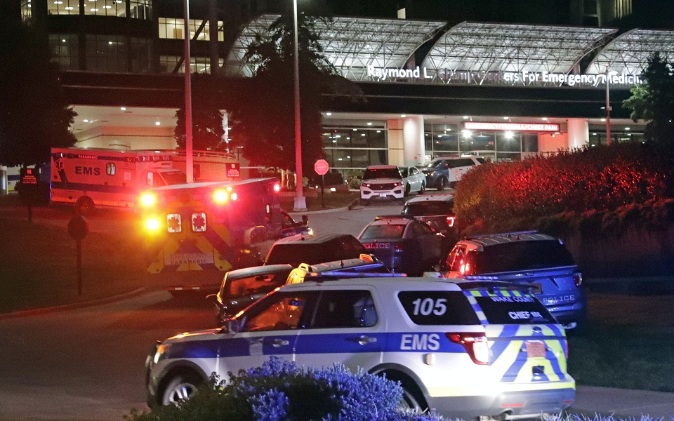 ηπα-πέντε-νεκροί-από-επίθεση-ένοπλου-ν-562091362