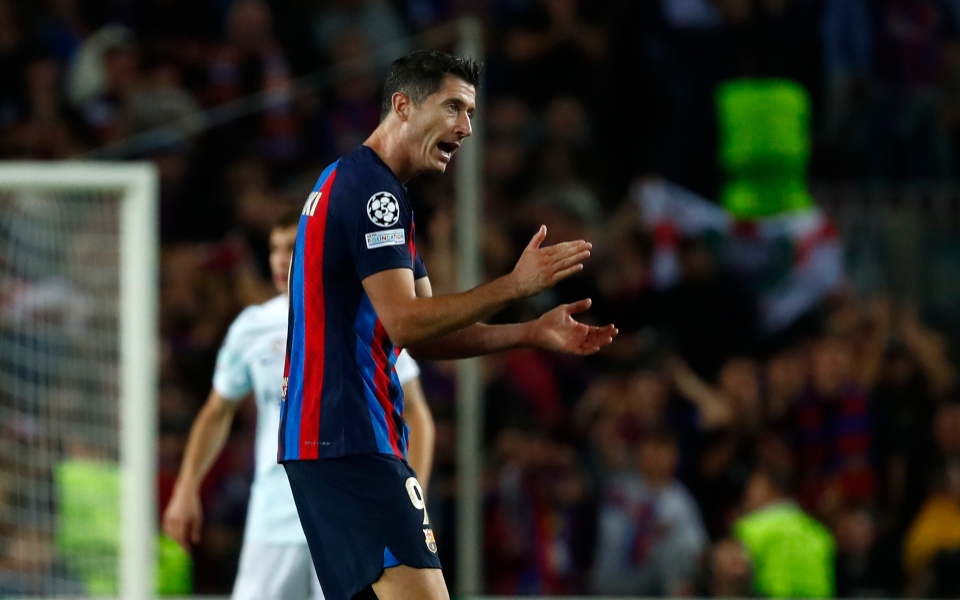 μπαρτσελόνα-με-λογότυπο-του-drake-η-φανέλα-562092133