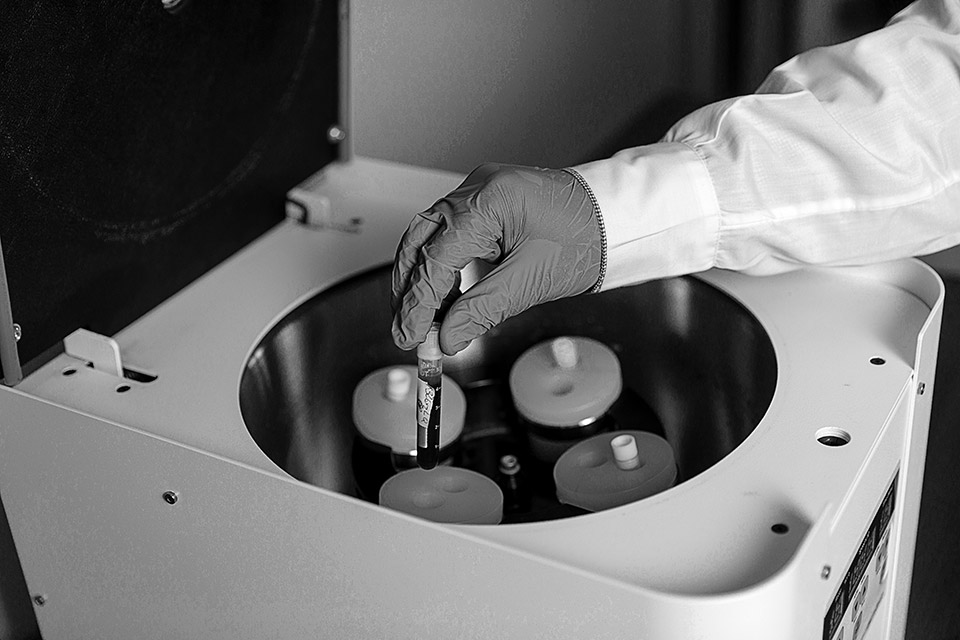 Ιωάννινα: Το εργαστήριο που ερευνά τα μυστικά για τον COVID-19-2