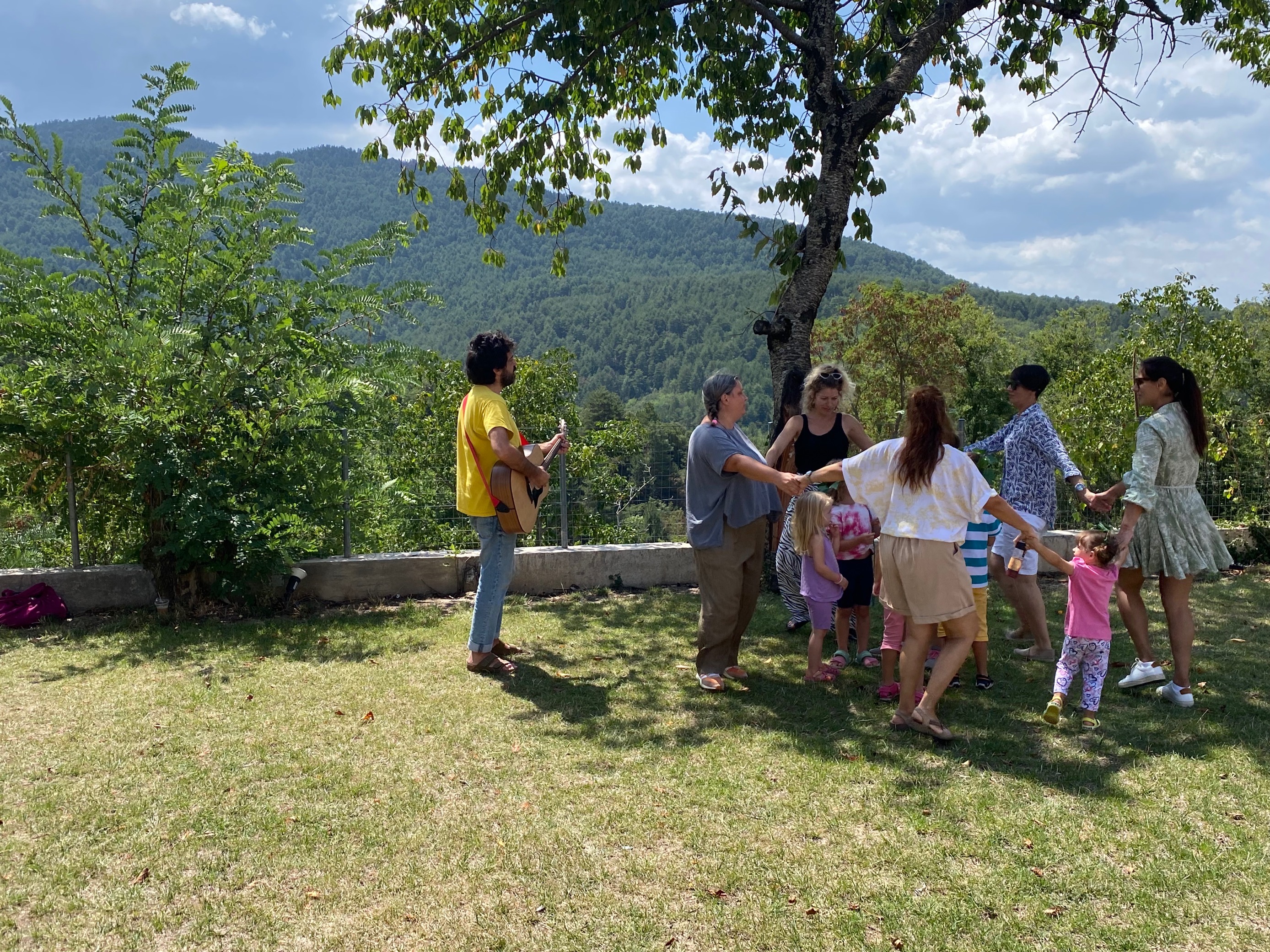 Από τα Εξάρχεια στη Βαμβακού: Νέοι επιχειρηματίες «προσγειώνονται» στο αναγεννημένο χωριό-3