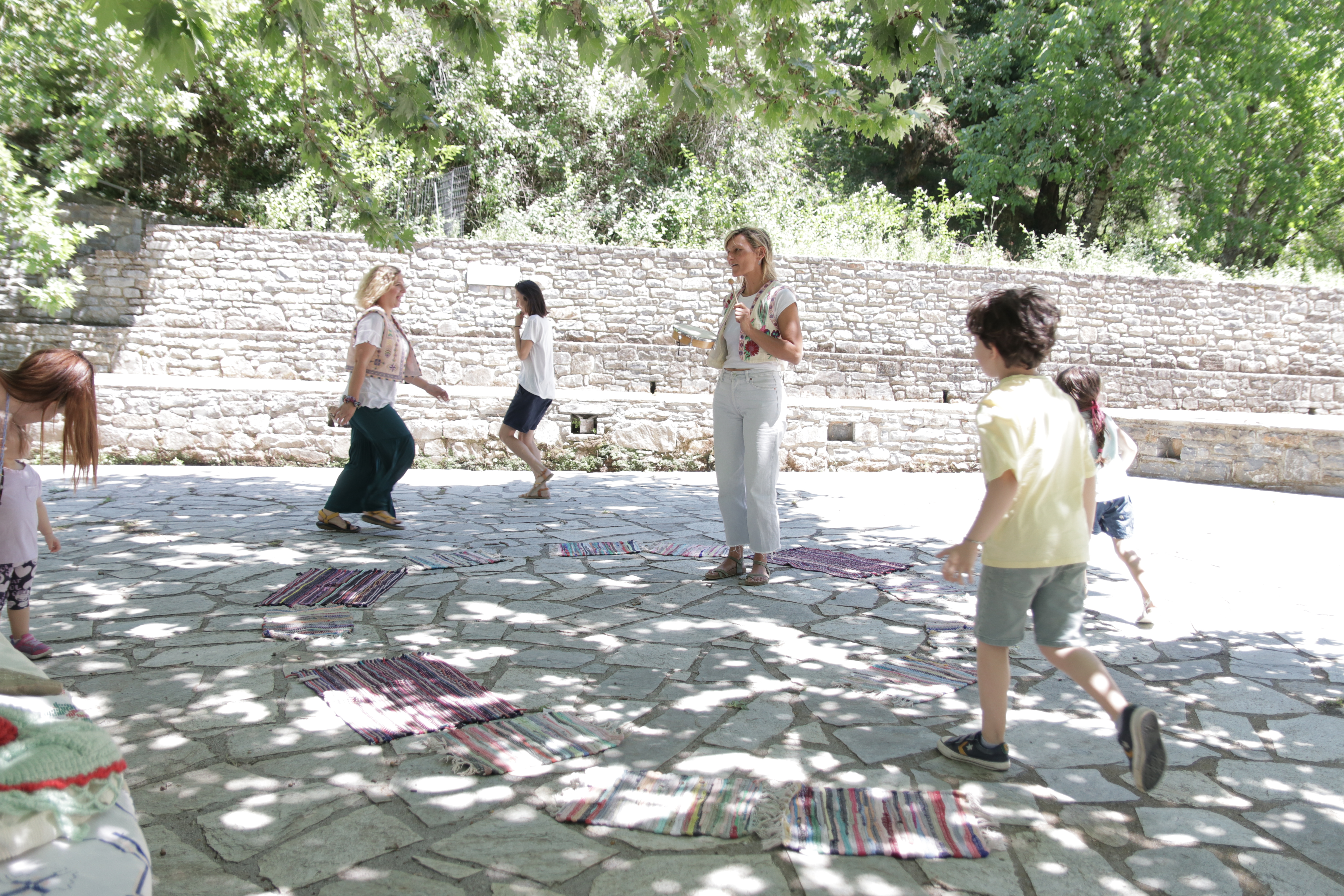 Από τα Εξάρχεια στη Βαμβακού: Νέοι επιχειρηματίες «προσγειώνονται» στο αναγεννημένο χωριό-2