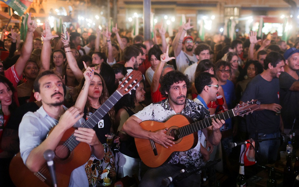 Βραζιλία: Τελικά πάνω από 5 μονάδες το προβάδισμα Λούλα στον α’ γύρο-2