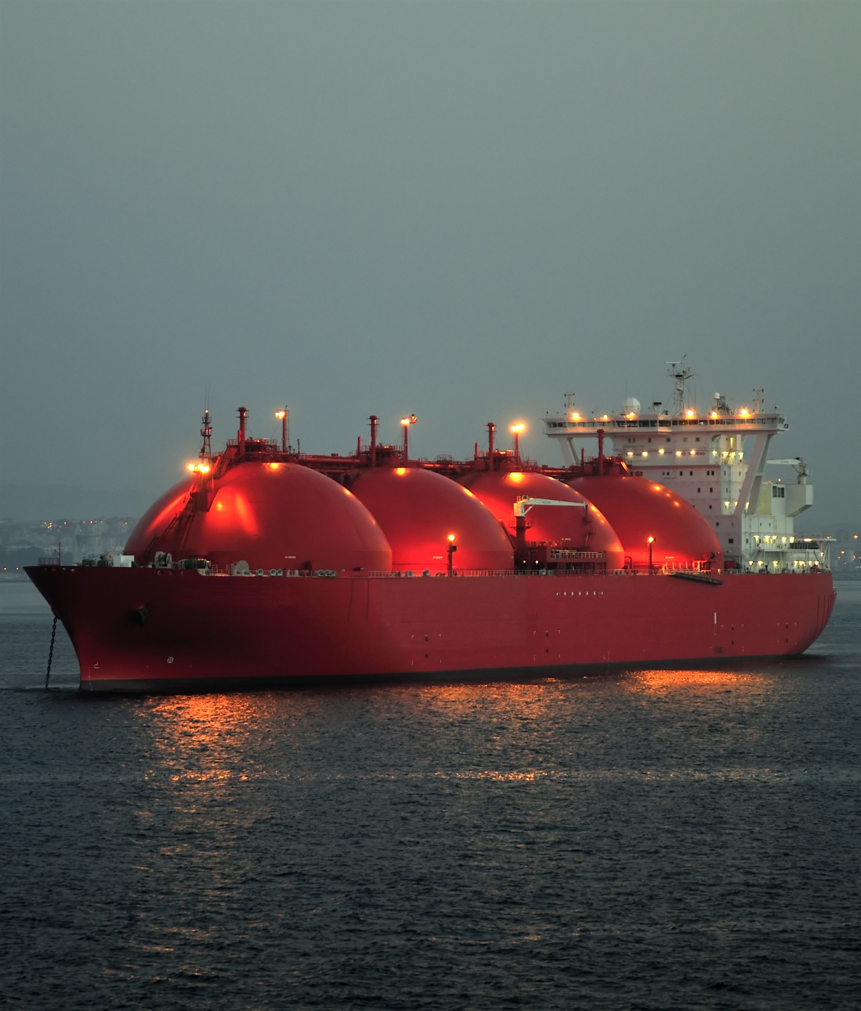 φυσικό-αέριο-στόλος-από-60-πλοία-lng-στις-ακ-562109419