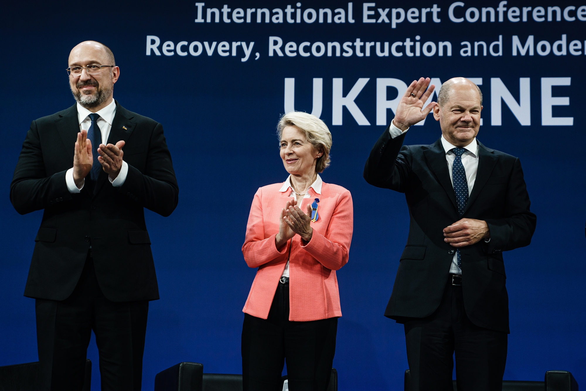 ανασυγκρότηση-της-ουκρανίας-με-350-δισ-δ-562109050