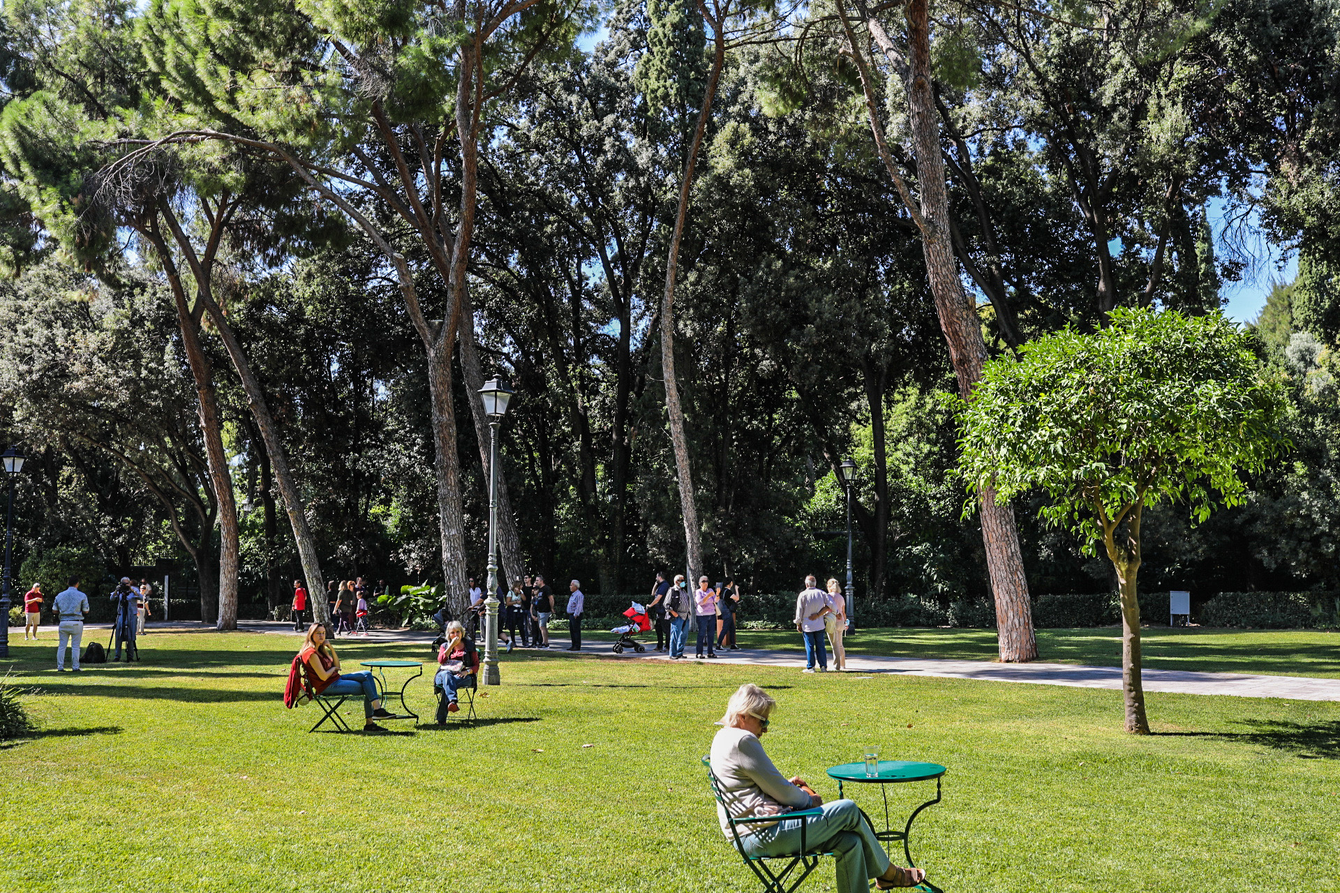 «Κυρία Πρόεδρε, να βγάλουμε σέλφι;» – Η ΠτΔ οικοδέσποινα στο Προεδρικό-1