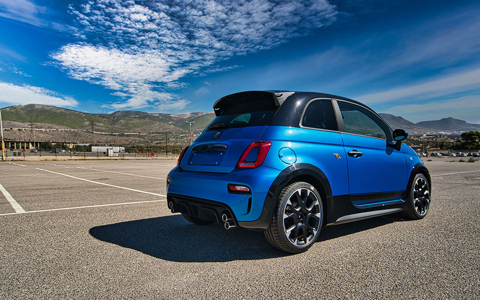 Συναντήσαμε το συλλεκτικό Abarth 695 Tributo 131 Rally-1