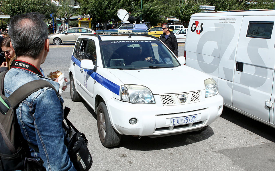 αιγάλεω-στον-ανακριτή-ο-διευθυντής-το-562077274