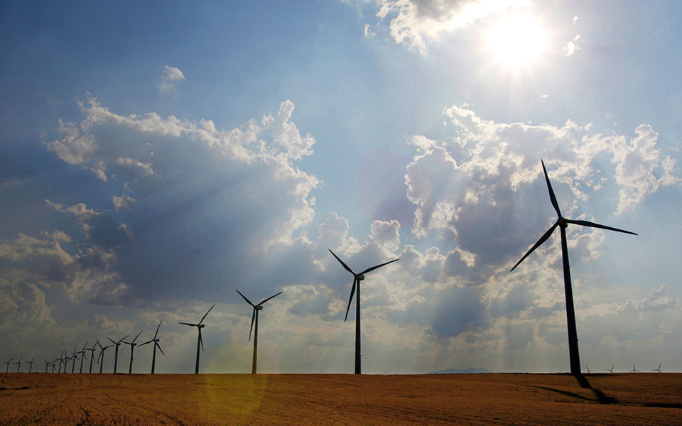 η-helleniq-energy-εξετάζει-επενδύσεις-απε-στη-να-ευ-562111516