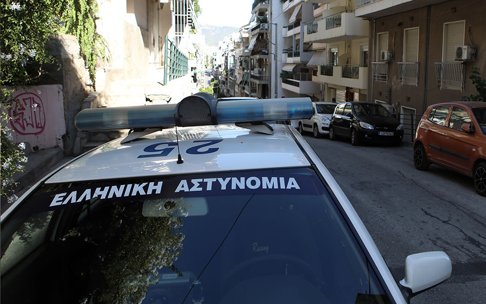 χειροπέδες-σε-63χρονο-για-ασέλγεια-σε-αν-562084894