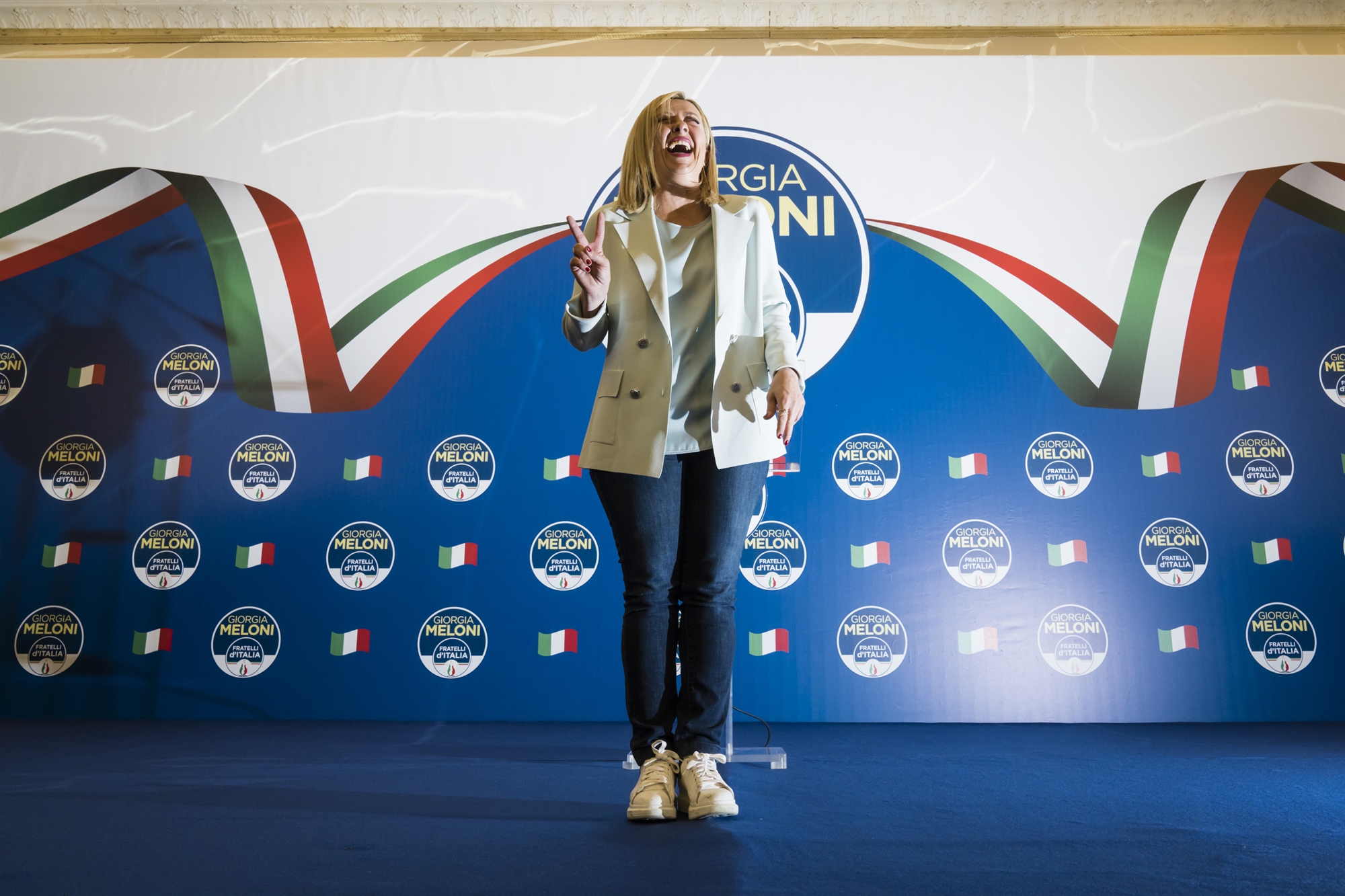 η-μελόνι-με-τον-κηδεμόνα-της-562071589