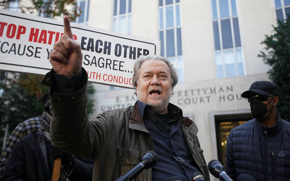 ηπα-ο-μπάνον-καταδικάστηκε-σε-τέσσερι-562102972