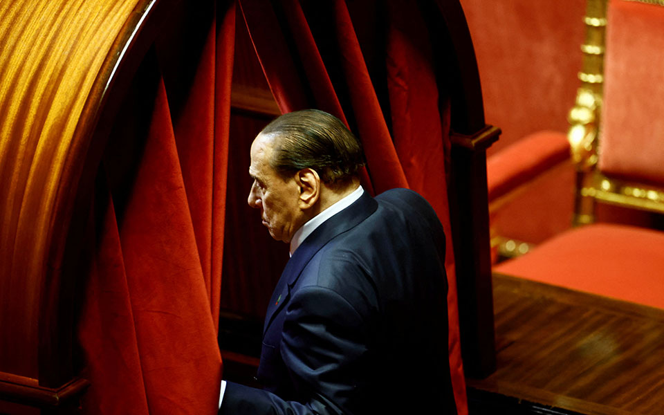 μπερλουσκόνι-υπερασπίζεται-τον-πούτ-562099507