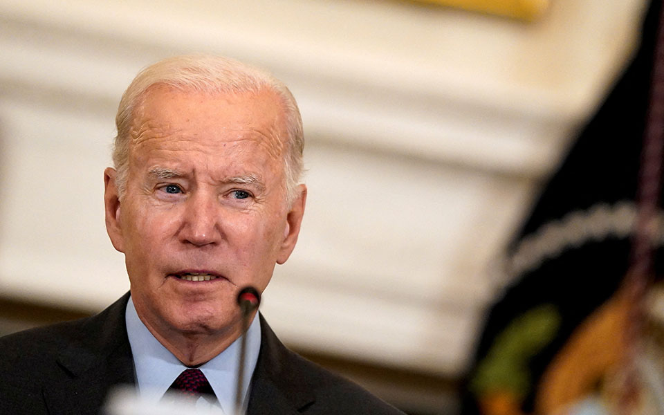 μπάιντεν-επαναφέρει-την-απαγόρευση-ε-562093078