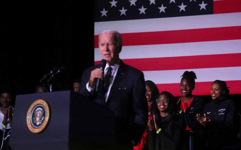 μπάιντεν-απειλή-βέτο-αν-οι-ρεπουμπλικ-562104976