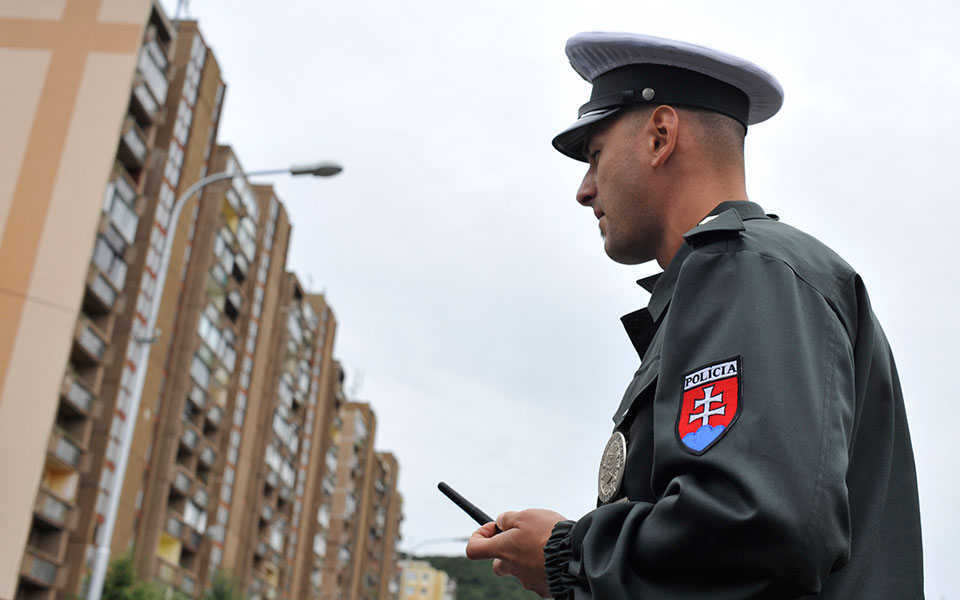 σλοβακία-mεθυσμένος-οδηγός-αυτοκινήτ-562074226