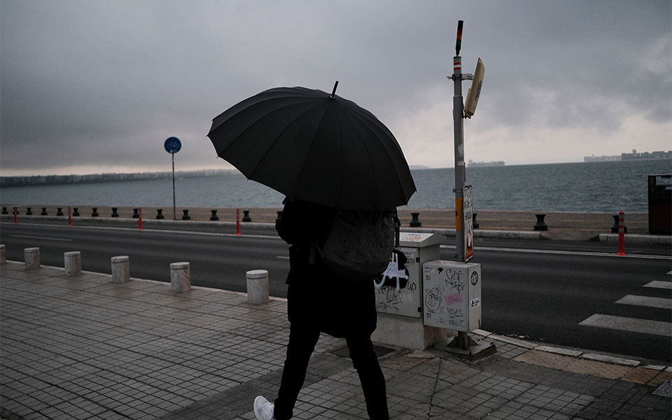 καιρός-αύριο-νεφώσεις-με-τοπικές-βροχ-562086604