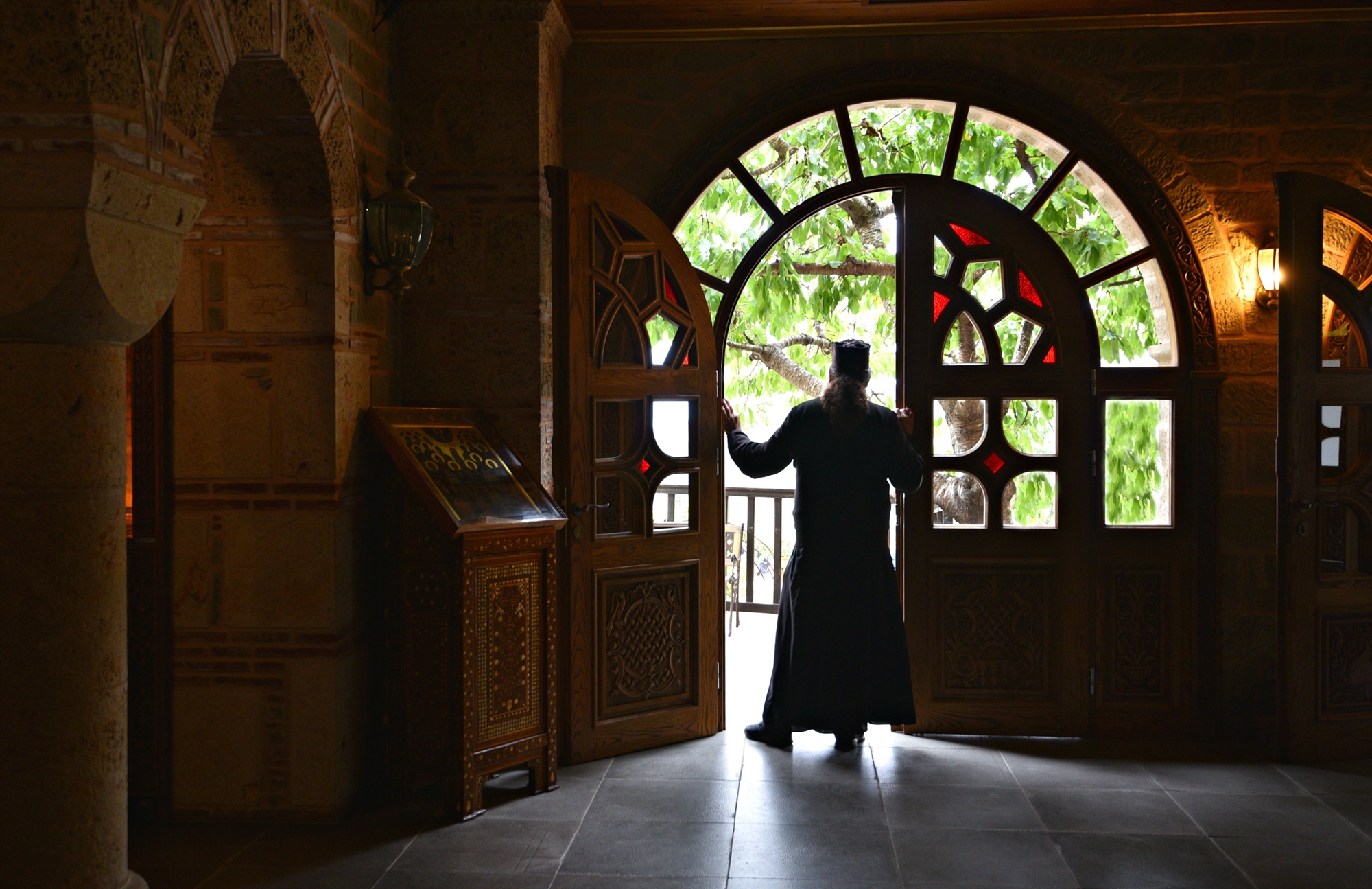 ερευνα-για-ρωσικά-εμβάσματα-στο-αγιον-562071388