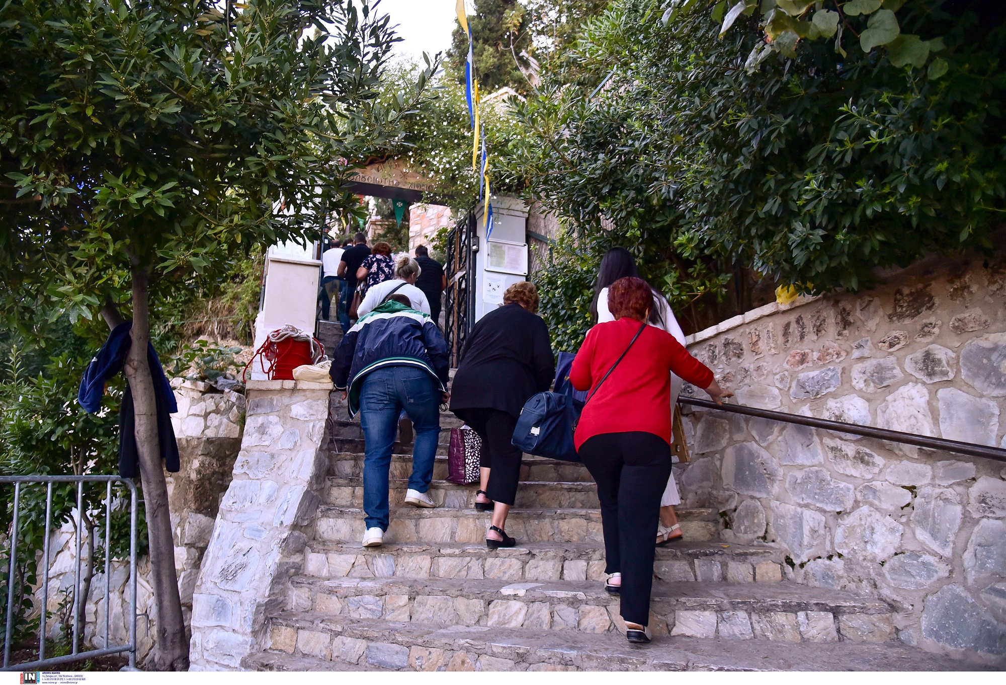 επιμένει-στη-μετάθεση-η-αρχιεπισκοπή-562107289