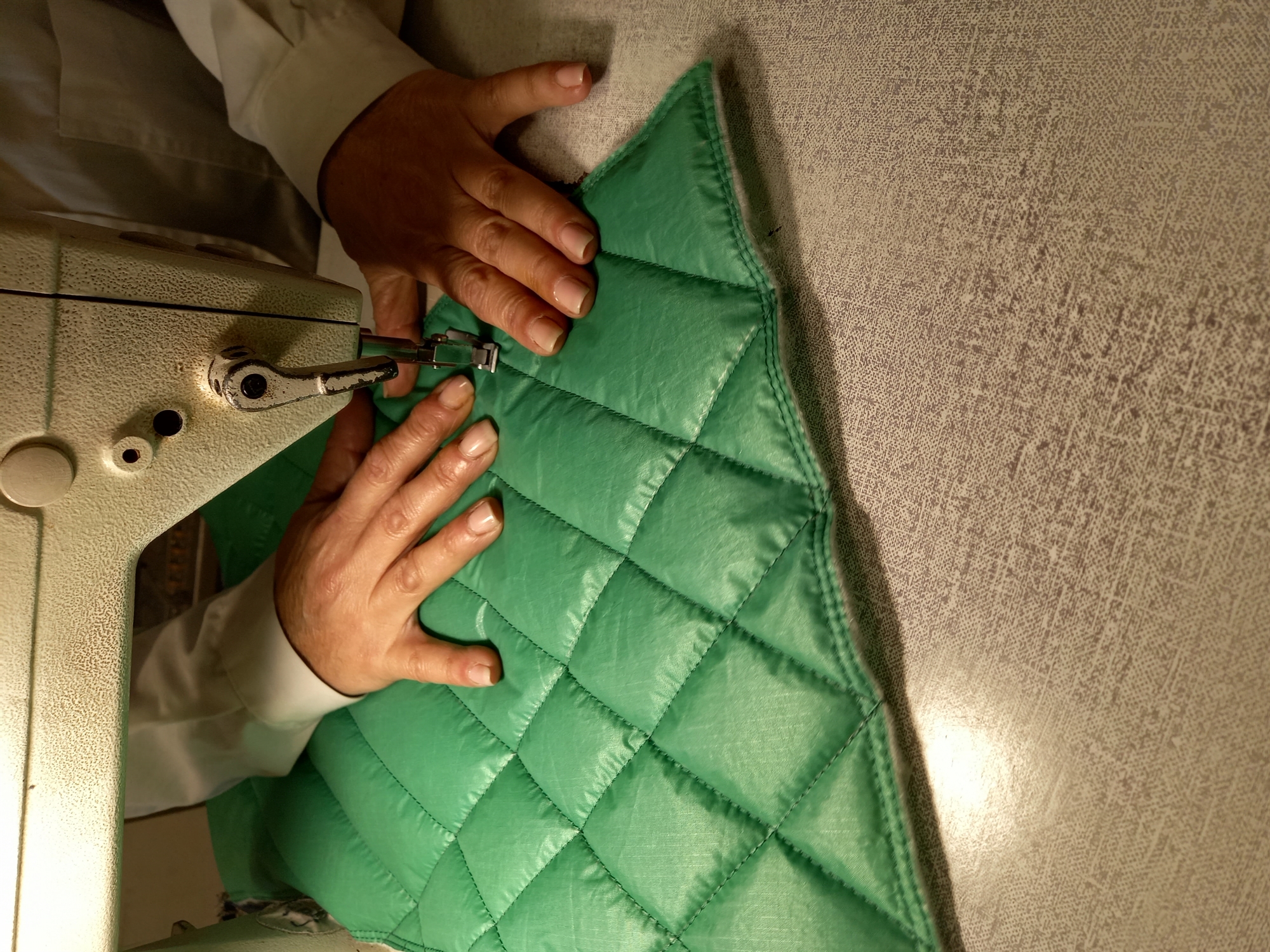 Ρούχα με πράσινο διαβατήριο-2