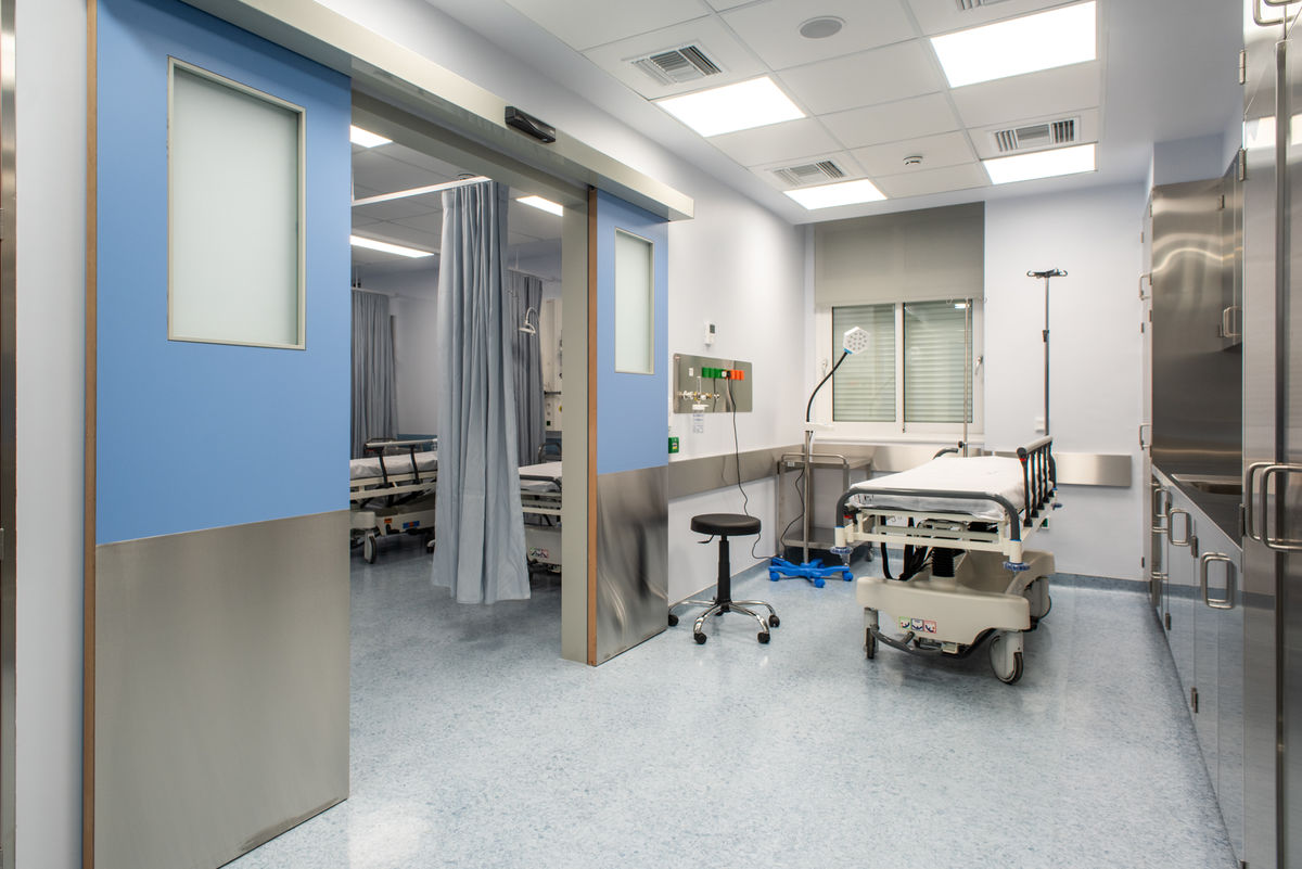 ανδρας-έπεσε-από-τον-4ο-όροφο-κτιρίου-το-562103971