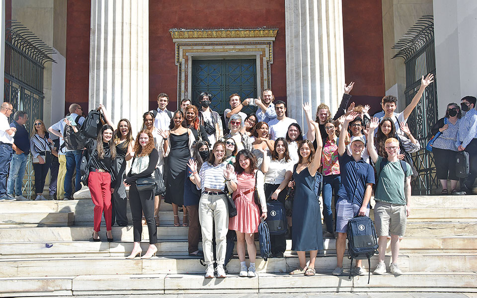 ένας-εοτ-για-τα-ελληνικά-αει-562077454