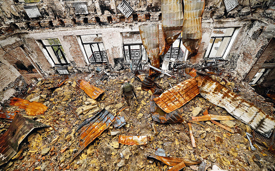 πόλεις-ερείπια-ξανά-στα-χέρια-ουκρανώ-562078897