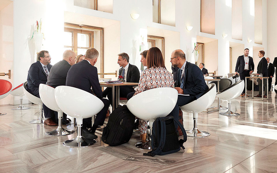 Ελληνοτουρκικά: Απάντηση Μητσοτάκη στο σόου Ερντογάν-1