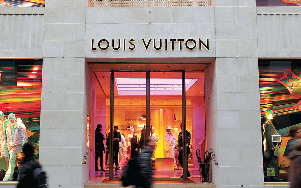 αλμα-πωλήσεων-παρά-την-κρίση-για-είδη-562091599