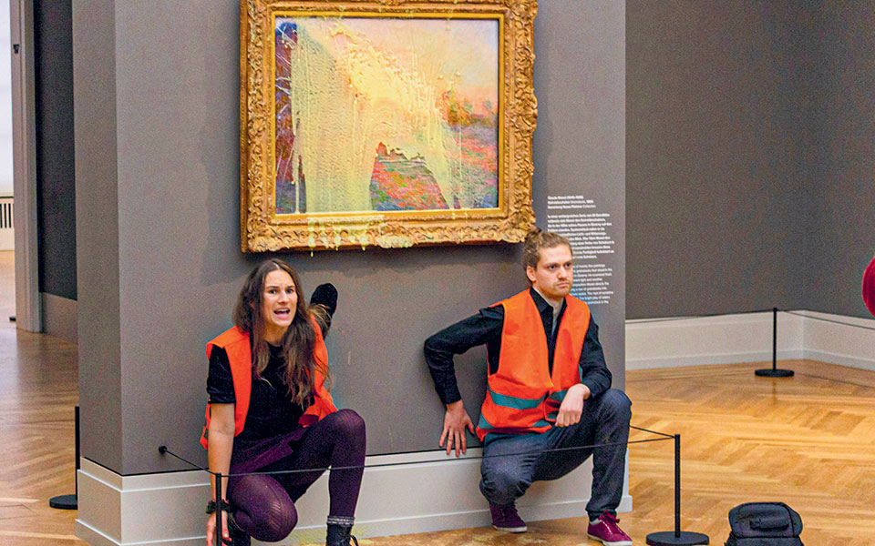 τραυματίζοντας-τα-έργα-τέχνης-ο-ακτιβ-562108111