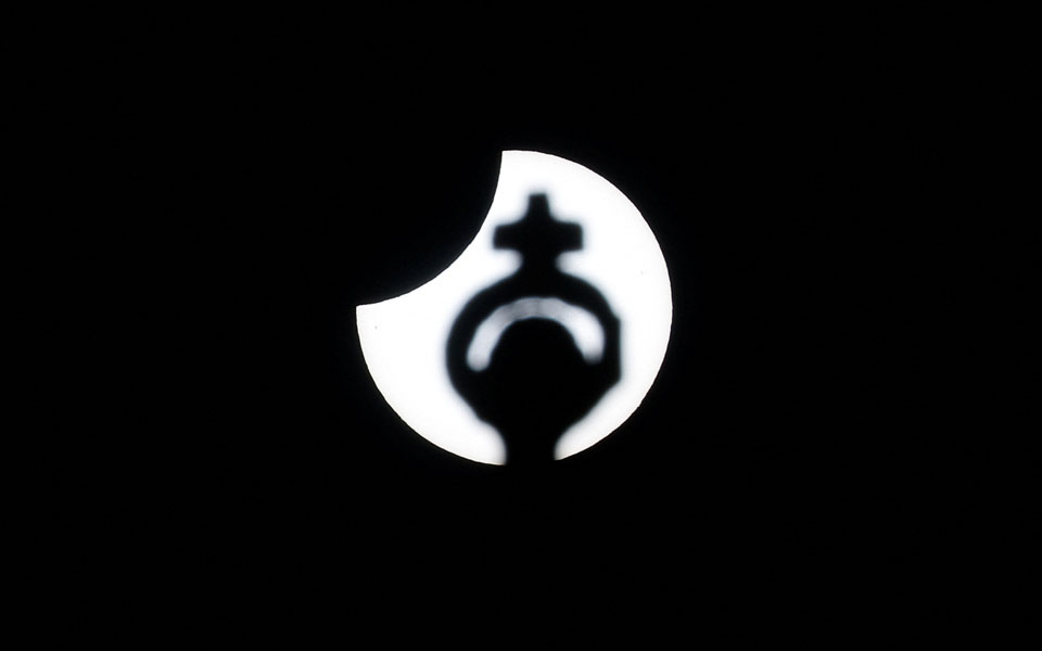 μαγικές-εικόνες-από-την-έκλειψη-ηλίου-562108519