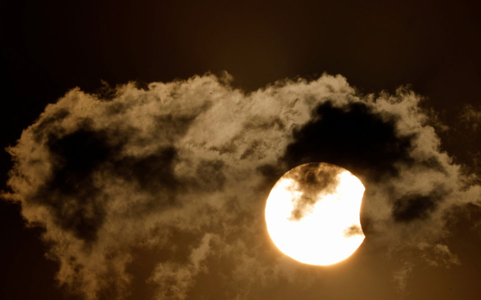 Μαγικές εικόνες από την έκλειψη Ηλίου-4