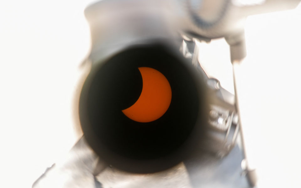 Μαγικές εικόνες από την έκλειψη Ηλίου-2