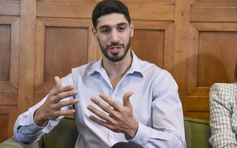 ενές-καντέρ-ο-ερντογάν-δεν-εκπροσωπεί-562099558