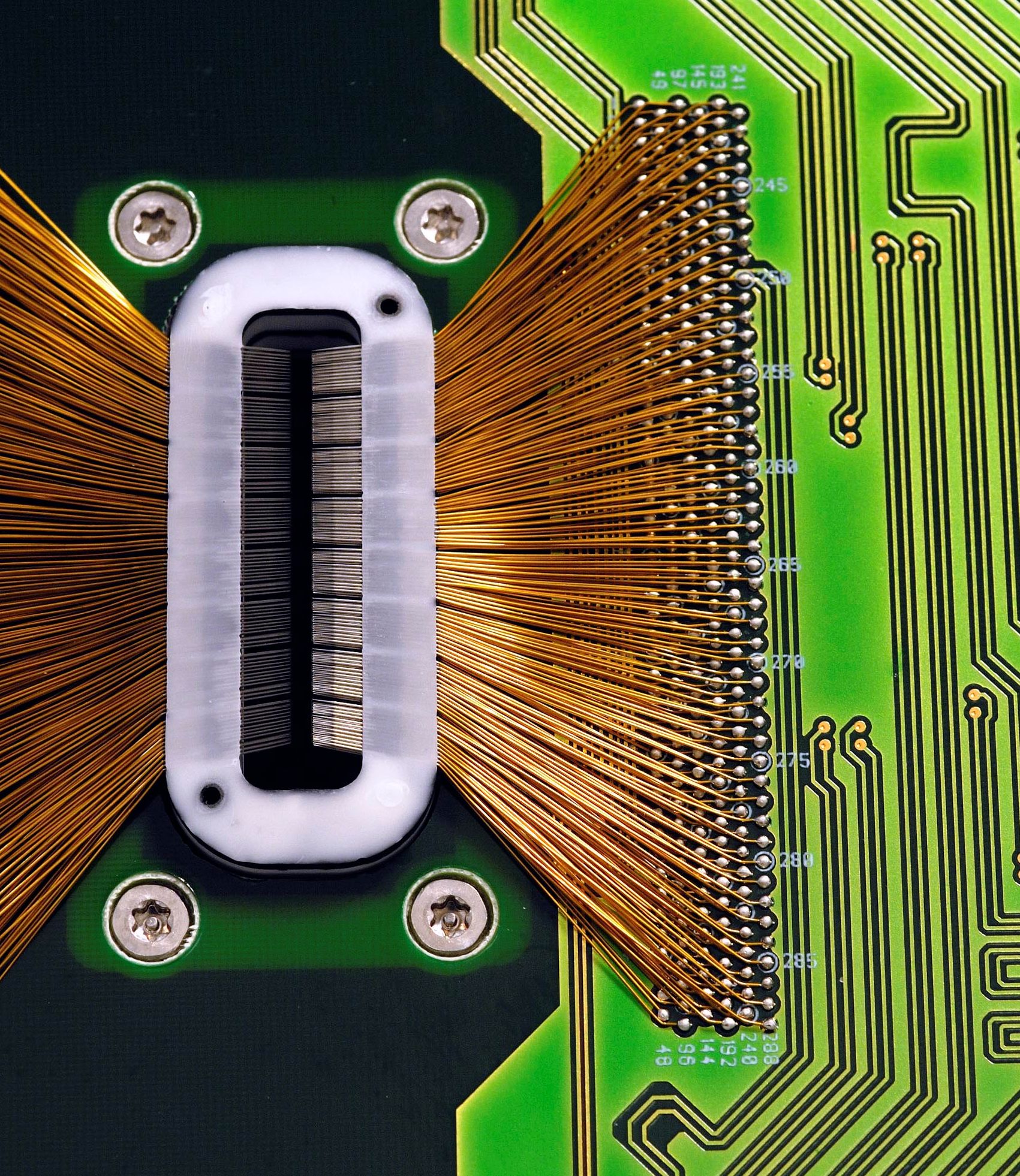 σε-ελεύθερη-πτώση-ο-κλάδος-των-ημιαγωγ-562088038