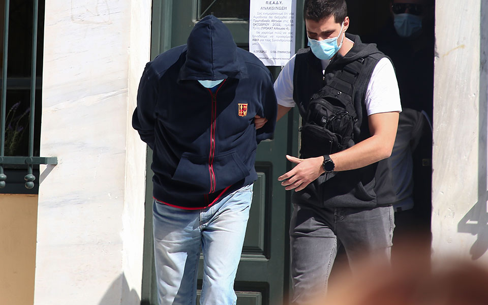 κολωνός-ο-μπακογιάννης-διέγραψε-τη-σύ-562087000