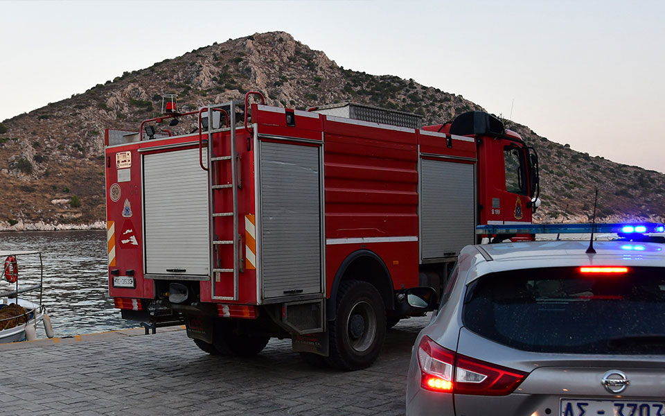 πυρκαγιά-σε-παραβεβλημένο-ρυμουλκό-σ-562079161