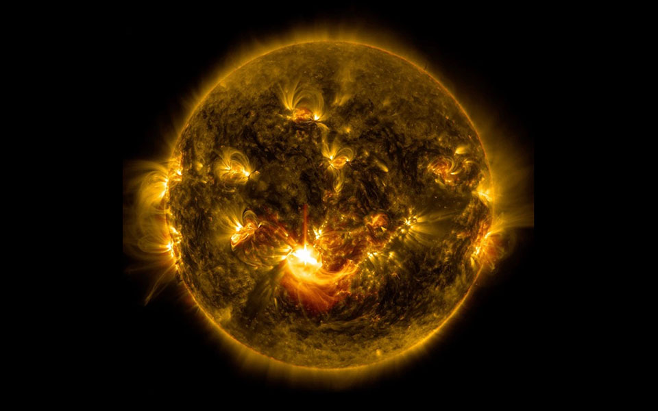 η-κίνα-εκτοξεύει-το-πρώτο-της-ηλιακό-πα-562083406