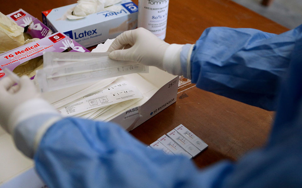 κορωνοϊός-εοδυ-15-κρούσματα-των-υποπα-562108567