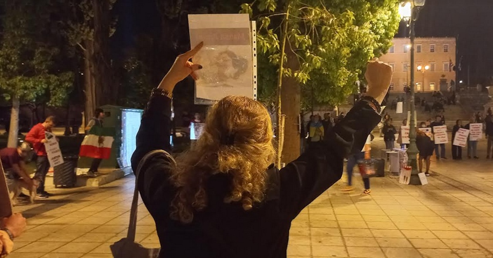 «Γυναίκα, ζωή, ελευθερία» φώναξαν Ιρανοί στην πλατεία Συντάγματος-3