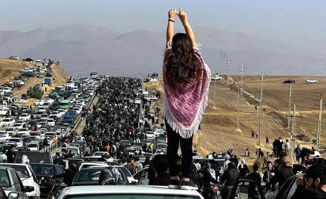 αυτό-που-συμβαίνει-στο-ιράν-είναι-κάτ-562112002