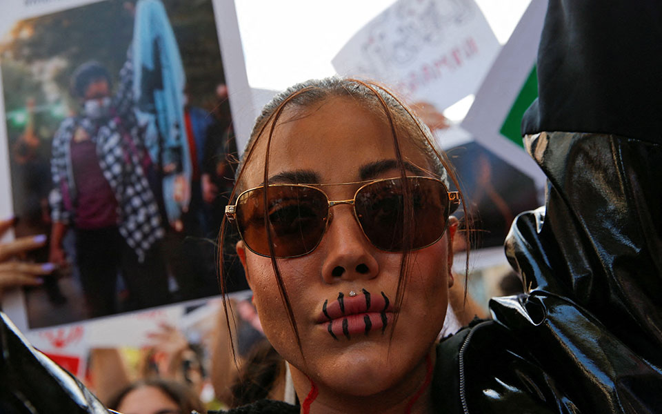 ιράν-διαδηλώσεις-σε-ιρανικά-πανεπιστ-562072771