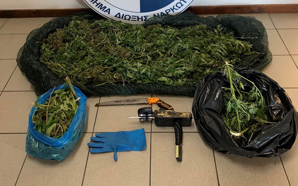 καλαμάτα-χειροπέδες-σε-70χρονο-για-καλλ-562098745