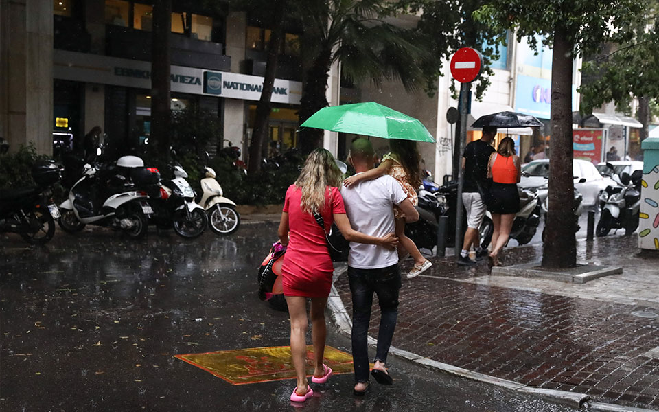 βροχές-και-καταιγίδες-αναμένονται-αύ-562094479