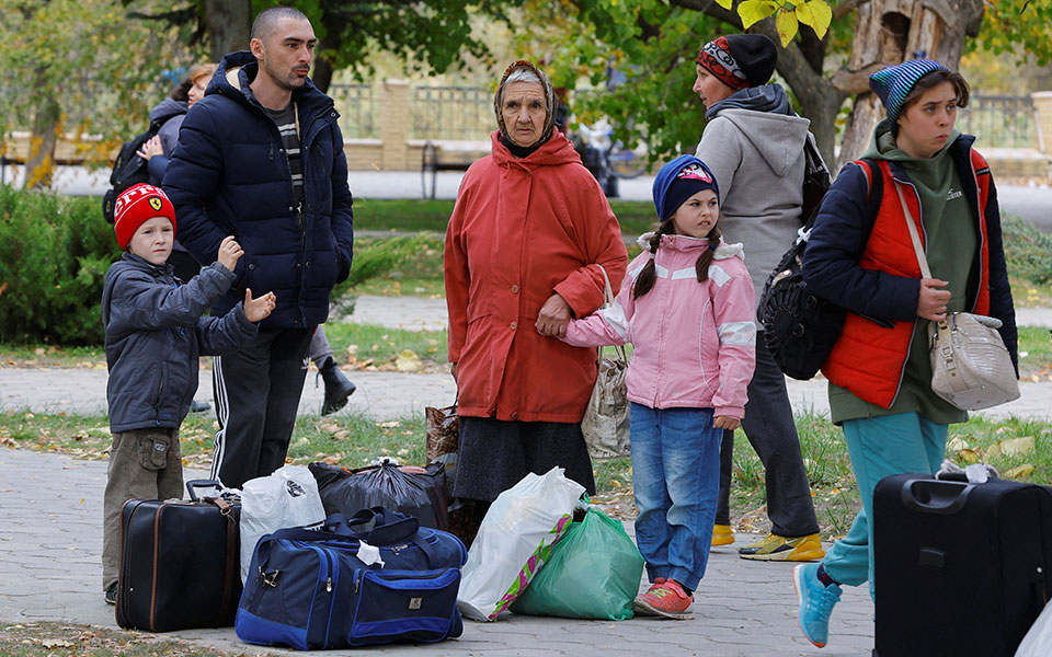 Ουκρανία: Ρωσικό σφυροκόπημα σε ενεργειακές υποδομές – Εγκαταλείπουν τη Χερσώνα οι άμαχοι-2
