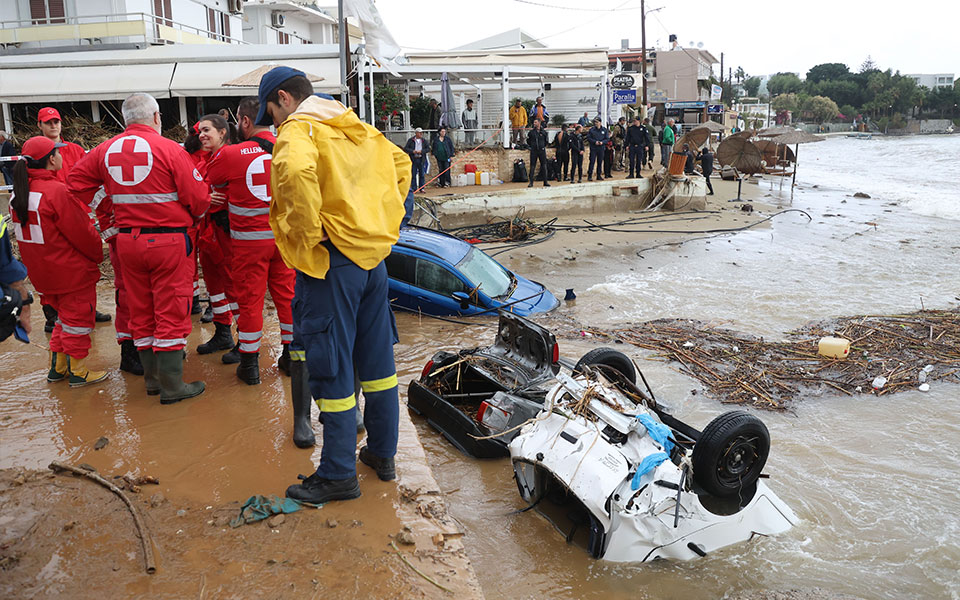 μετρά-τις-πληγές-της-η-κρήτη-δύο-οι-νεκ-562094923