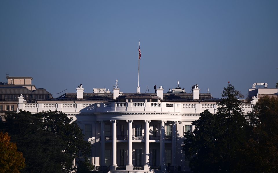 λευκός-οίκος-ο-οπεκ-ευθυγραμμίζεται-562077928