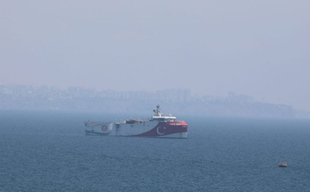 ιταλία-ο-ιταλικός-τύπος-τορπιλίζει-562077877