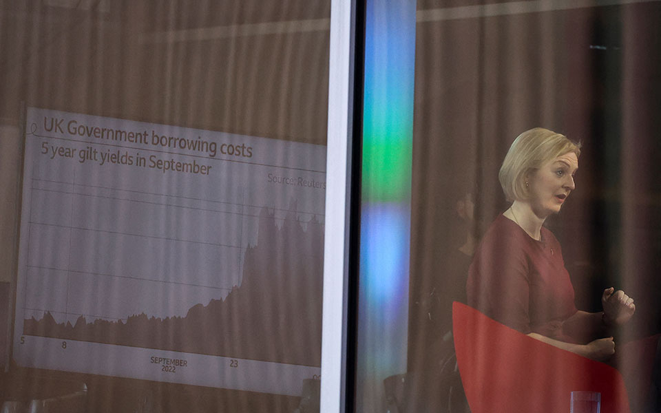 βρετανία-η-τρας-βρίσκεται-19-μονάδες-πί-562073155