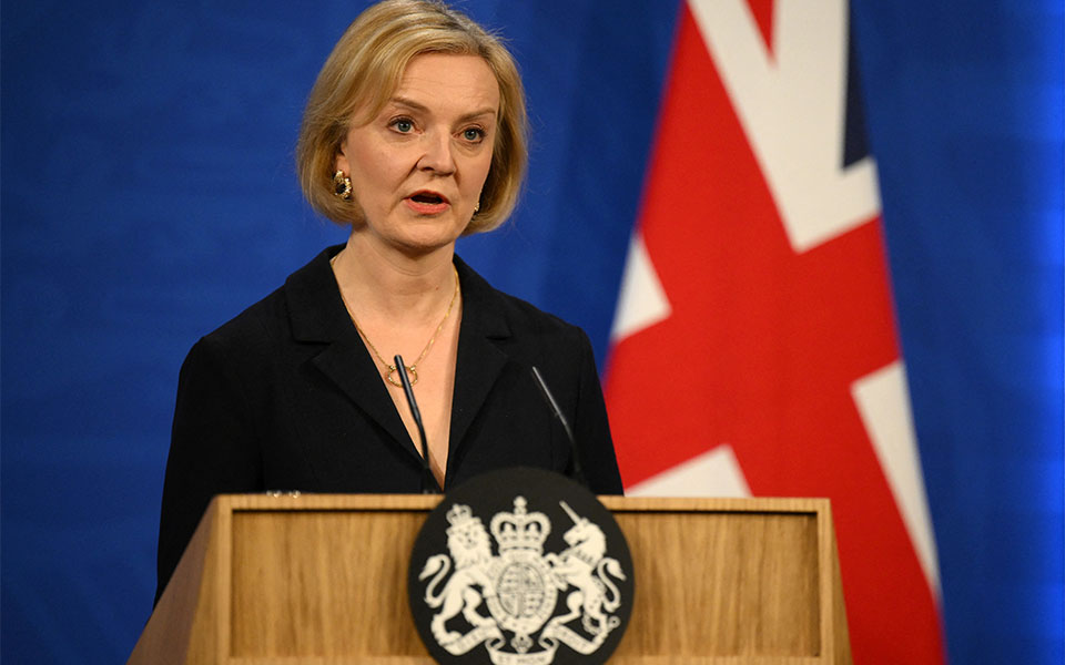 βρετανία-θα-αντέξει-η-τρας-περισσότε-562092241