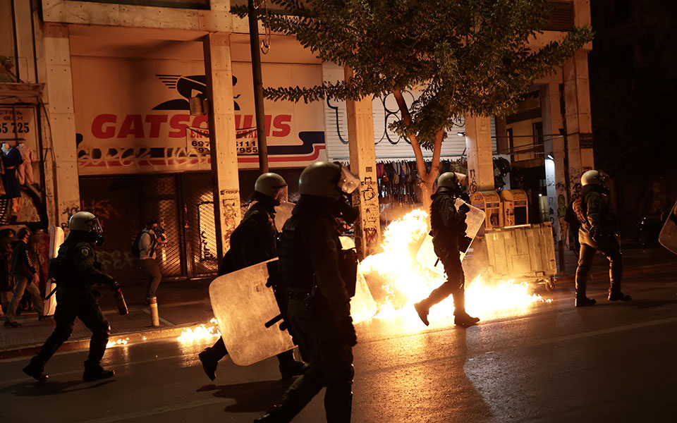 επεισόδια-μετά-την-πορεία-προς-το-α-τ-ο-562103092